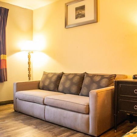 Executive Inn Yanceyville Экстерьер фото