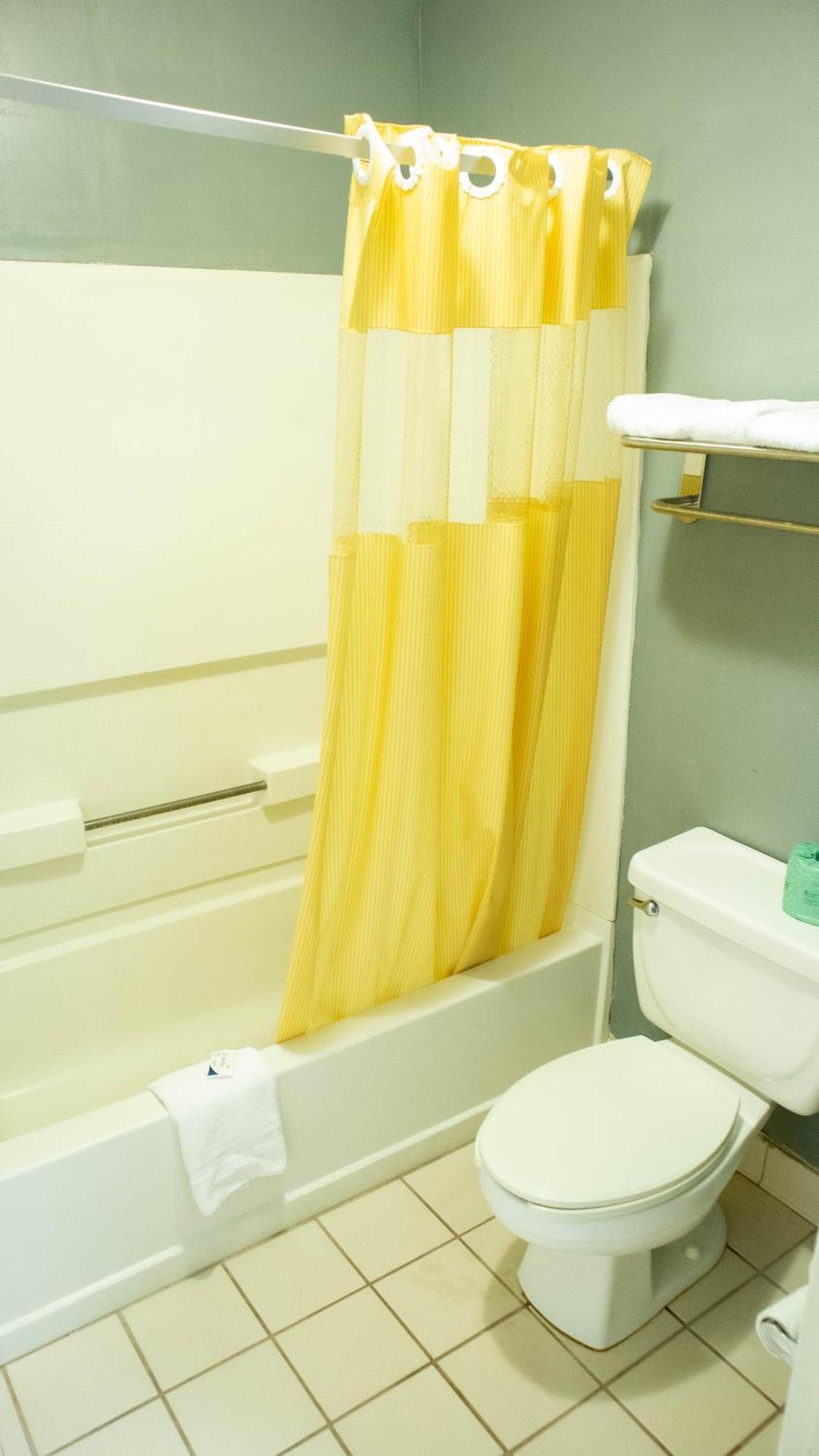 Executive Inn Yanceyville Экстерьер фото